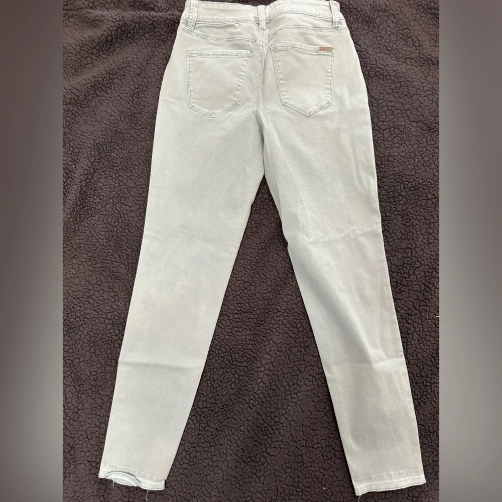 NWOT The Skinny Ankle Light Wash WHBM jeans